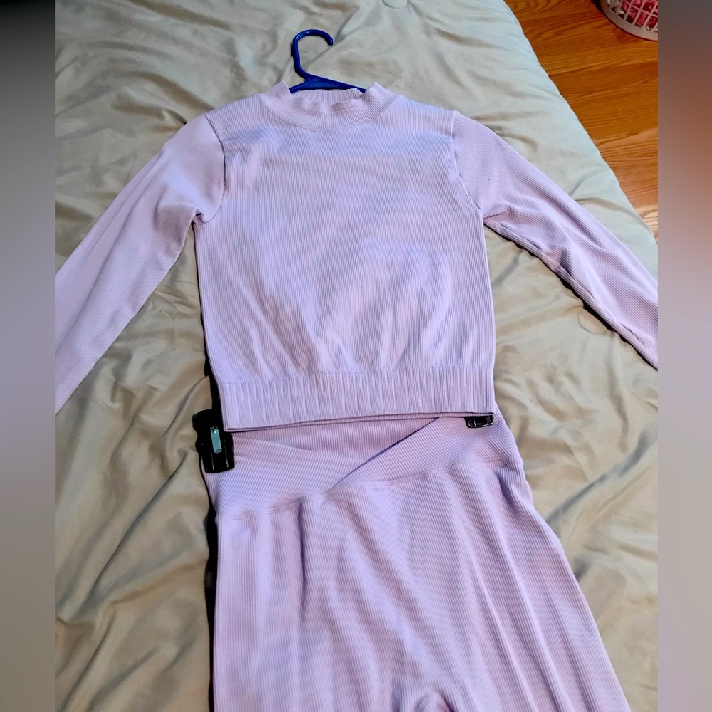 Lilac workout/activewear two piece set.